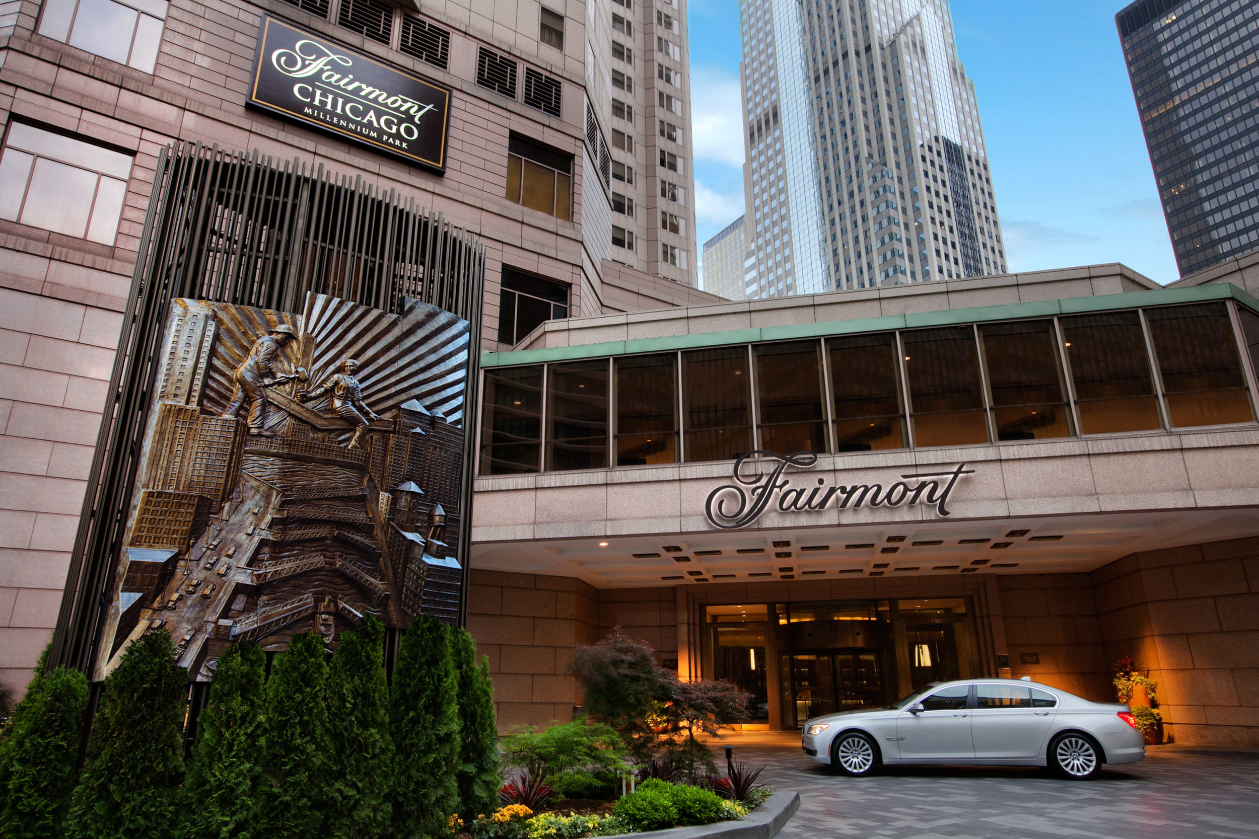 exterior of fairmont chicago