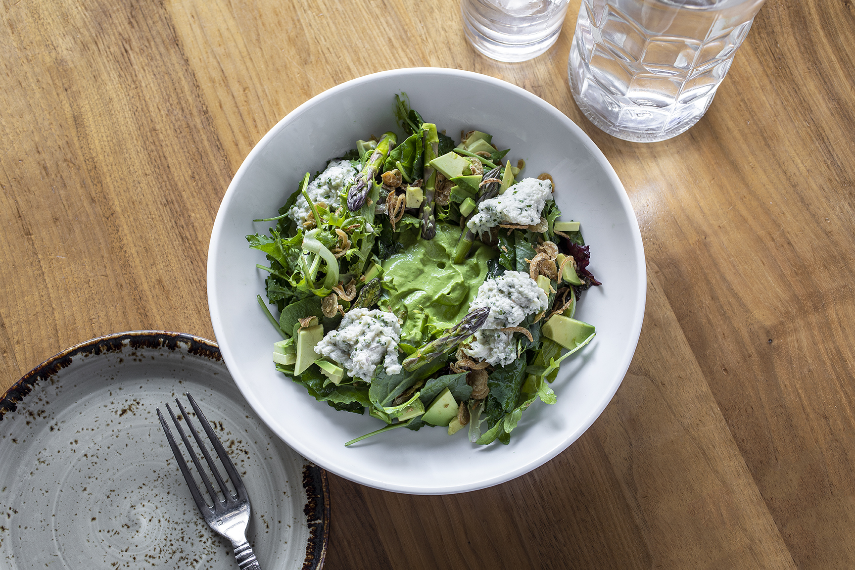 avocado salad with cheese