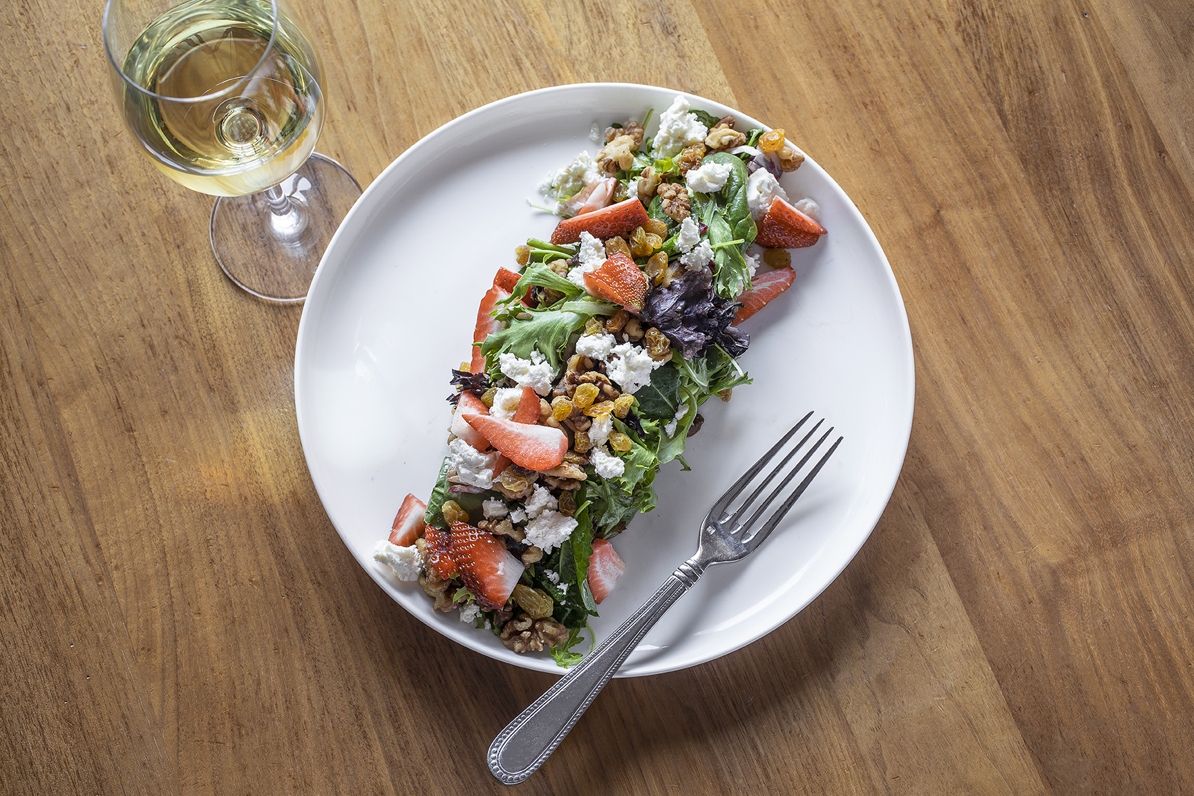 salad with strawberries
