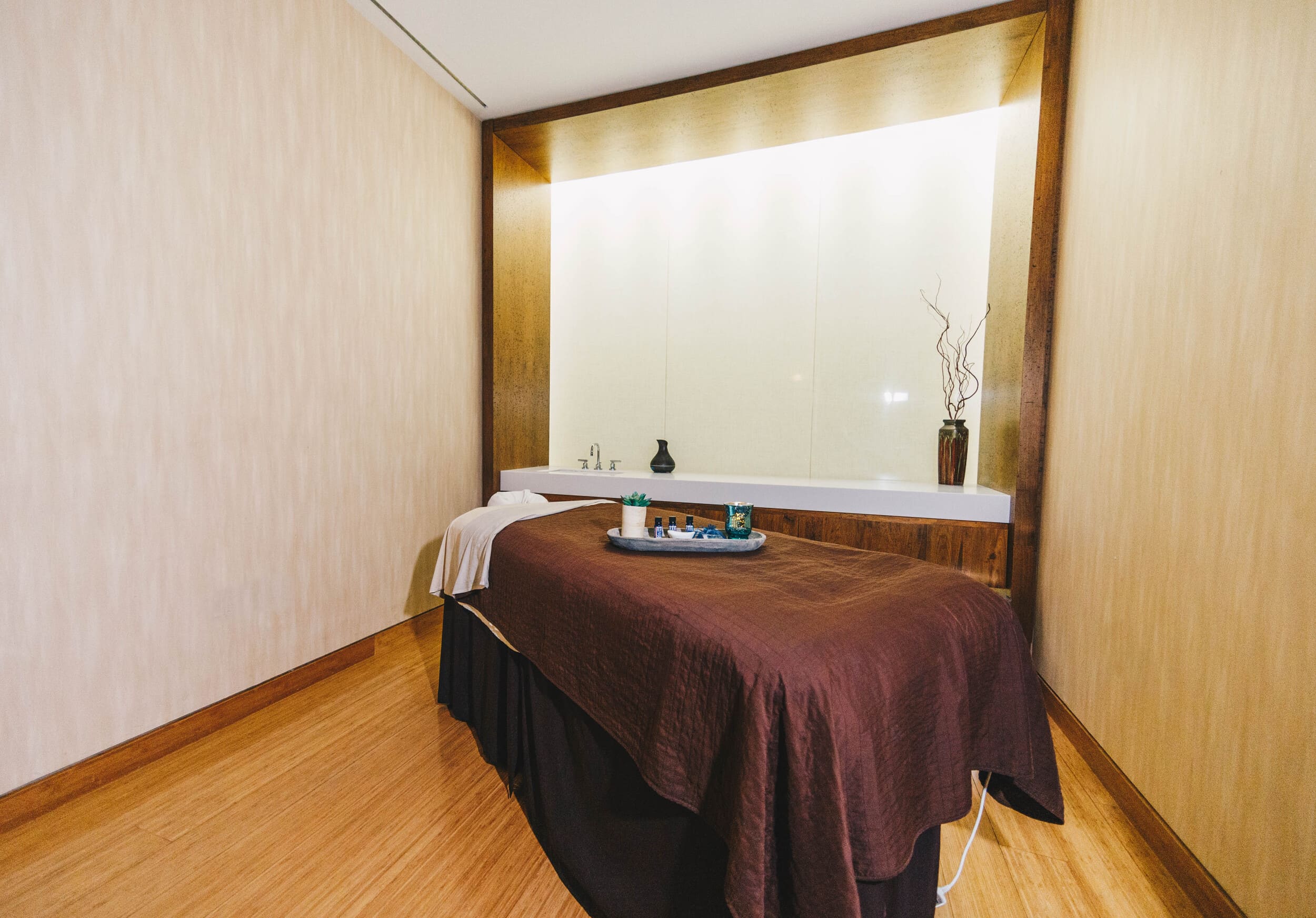 massage table